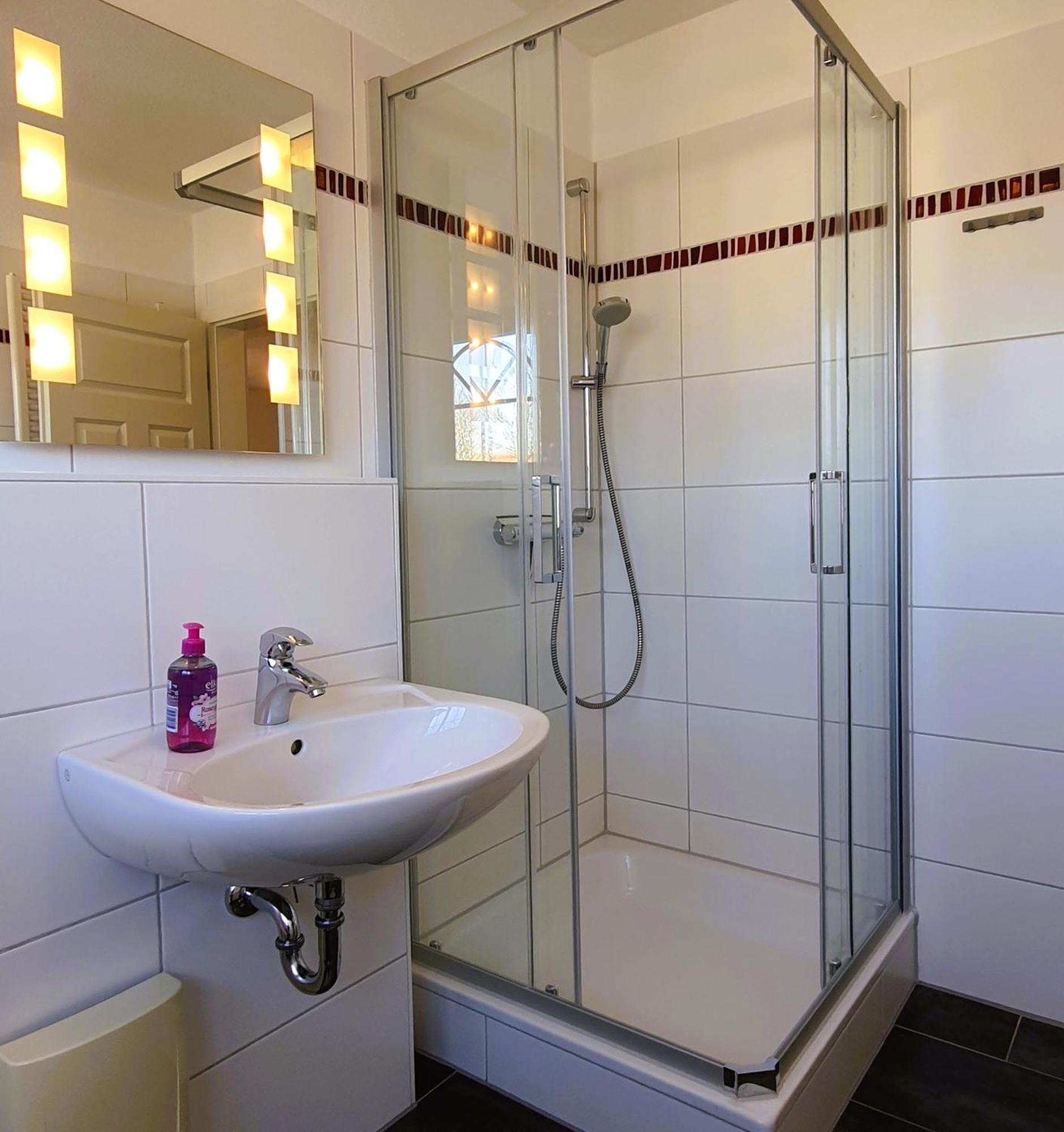 Fritz_Reuter_Str_Sonnenuhr_Wg_5 Apartment Zingst Luaran gambar