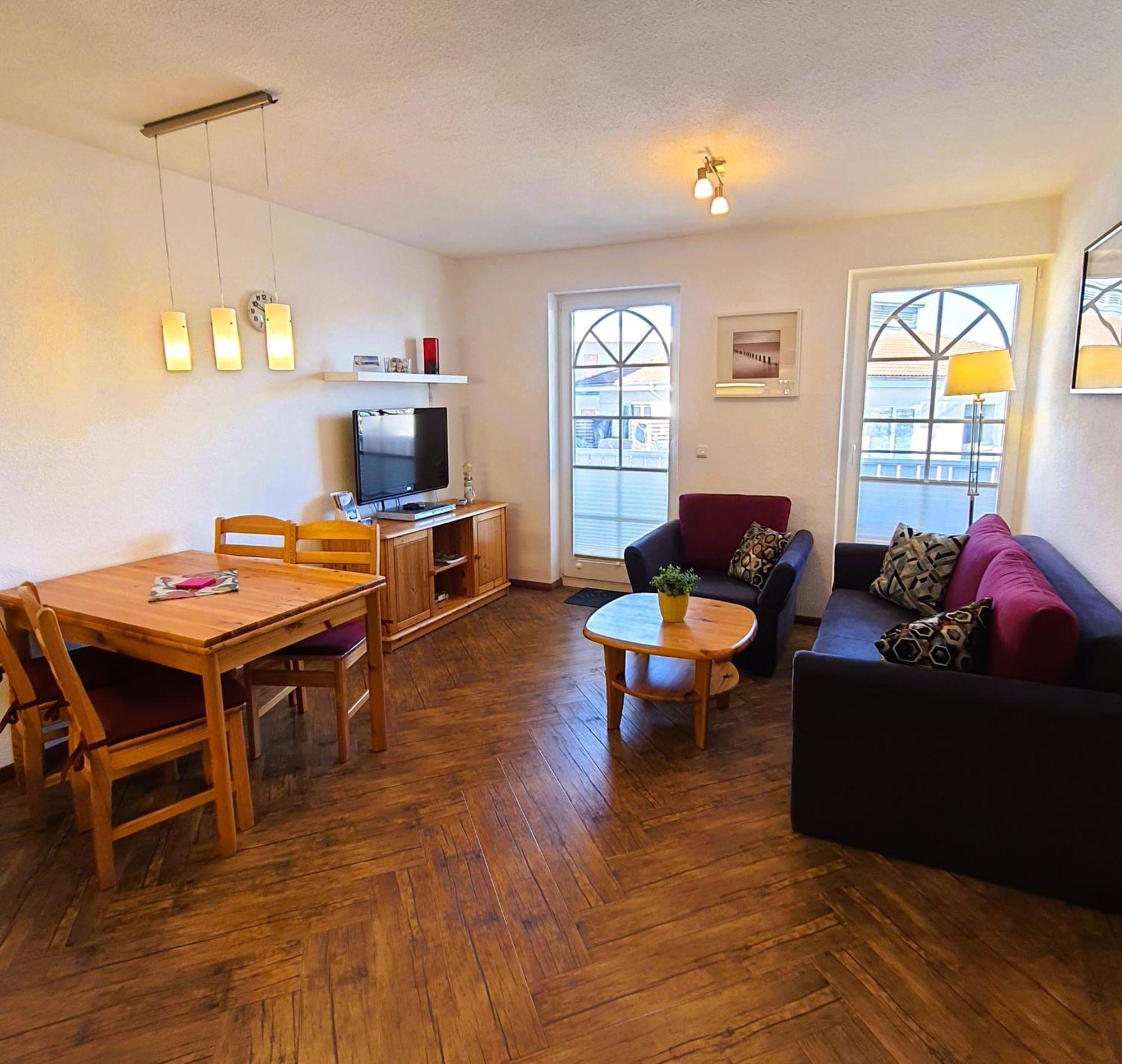 Fritz_Reuter_Str_Sonnenuhr_Wg_5 Apartment Zingst Luaran gambar